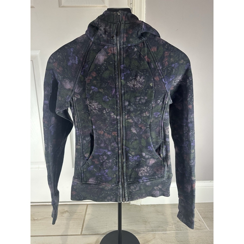 Lululemon Size 2 Scuba  Hoodie Light Cotton Fleece Frozen Flourish Multi / Black